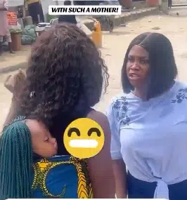 Lady confronts mother in public over choice of hairstyle for her baby