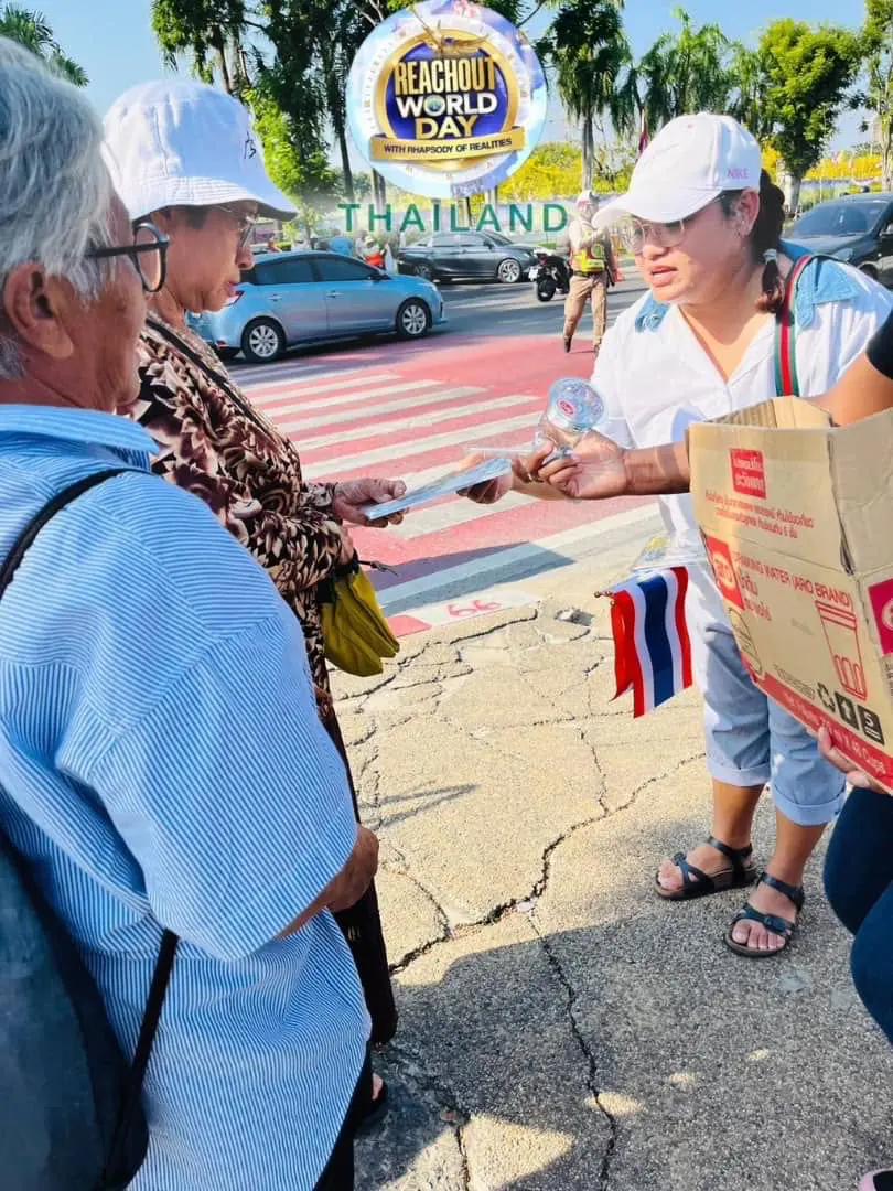 Rhapsody Tap2Read bracelets revolutionize global distribution of God’s word during ReachOut World 2024